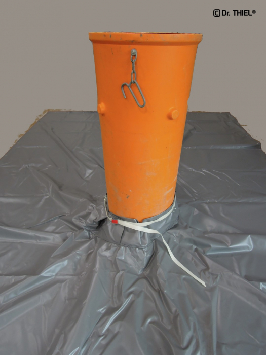 Bâche de container avec goulotte de remplissage pour goulotte à gravats 630g