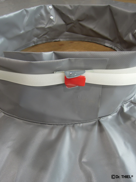 PVC Skip cover tarpaulin with filler for bulk good chutes 630g /m²
