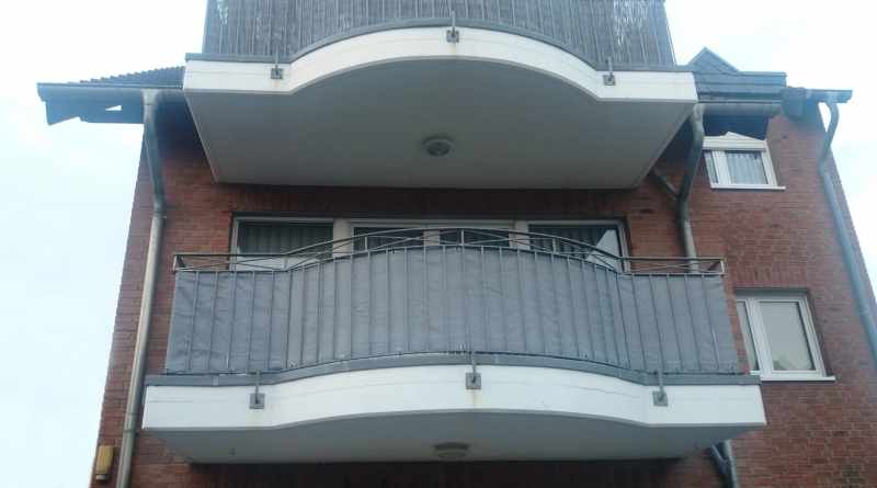 Balcony protection aperture air permeable fence - Dr. THIEL GmbH