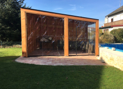 Trapezplane | Transparenter Seitenschutz auf Mass | Trapezform Seitenwand Balkon Pergola Terrasse Wintergarten